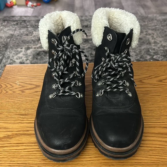 Torrid Shearling Hiker Bootie Size 10 - Picture 2 of 8